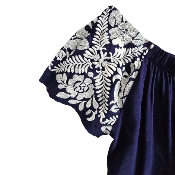 Allison Joy Evereve Floral Embroidered Off the Shoulder blouse top XS - Picture 3 of 5